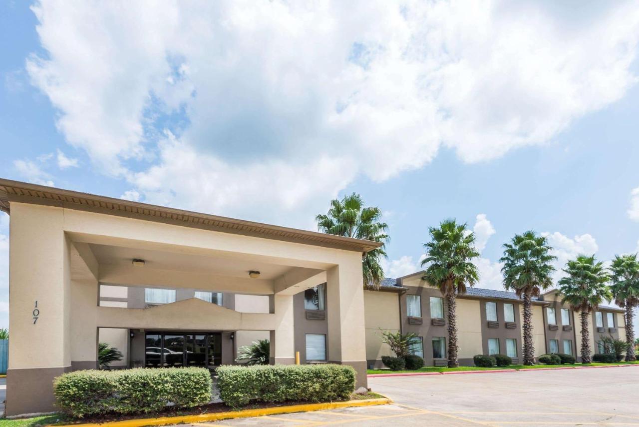 Howard Johnson By Wyndham Iowa La ภายนอก รูปภาพ