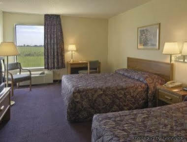 Howard Johnson By Wyndham Iowa La ภายนอก รูปภาพ